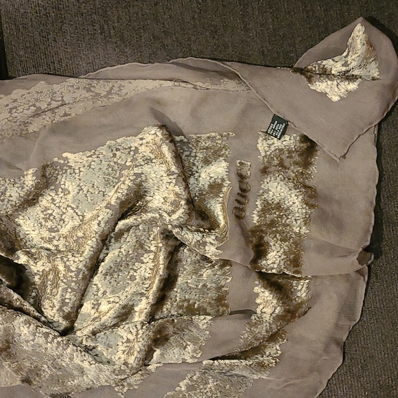 GUCCI Woven Devoré Scarf - Picture 5 of 7